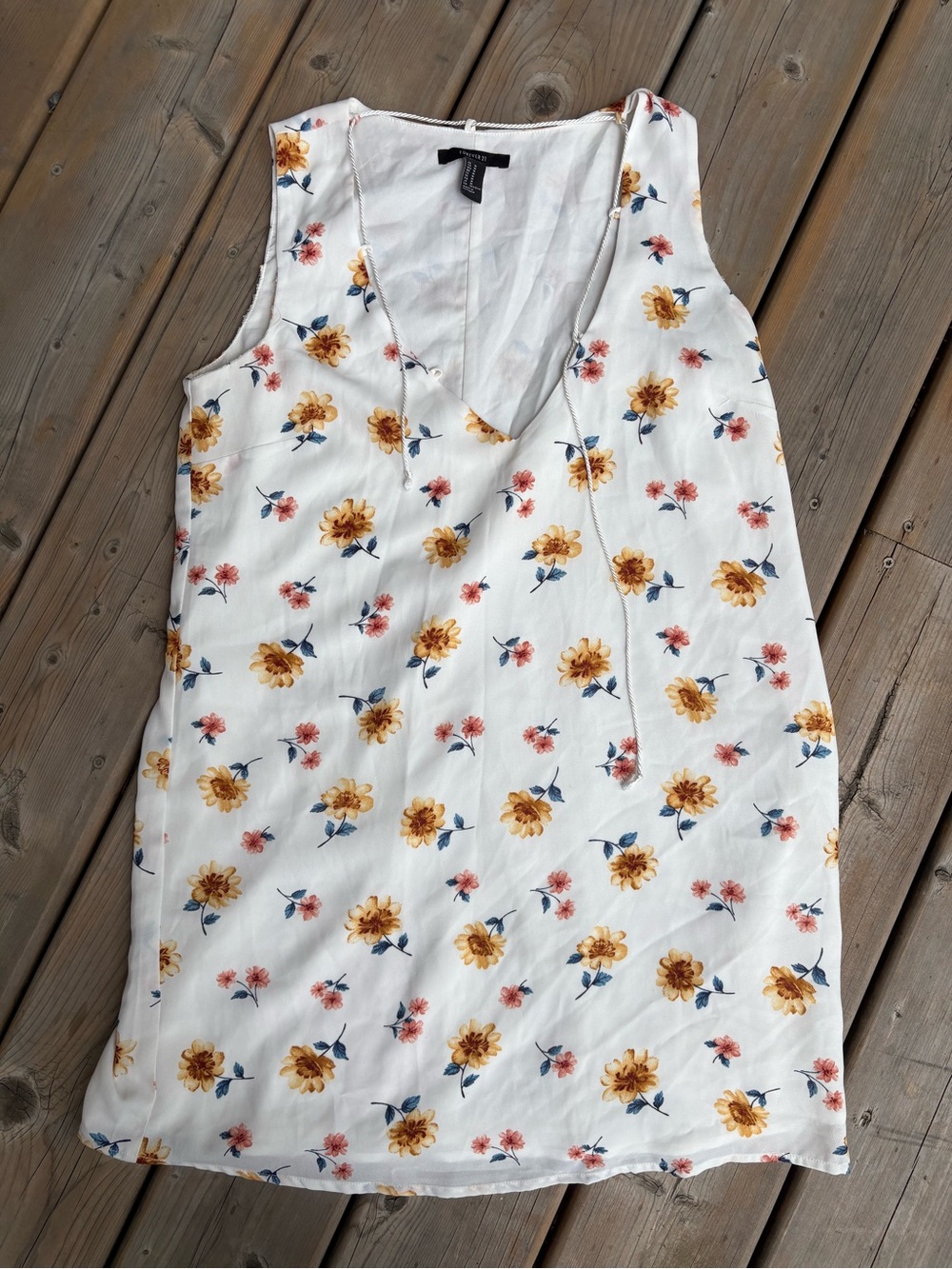 Forever 21 Lined Summer Floral V-Neck Dress